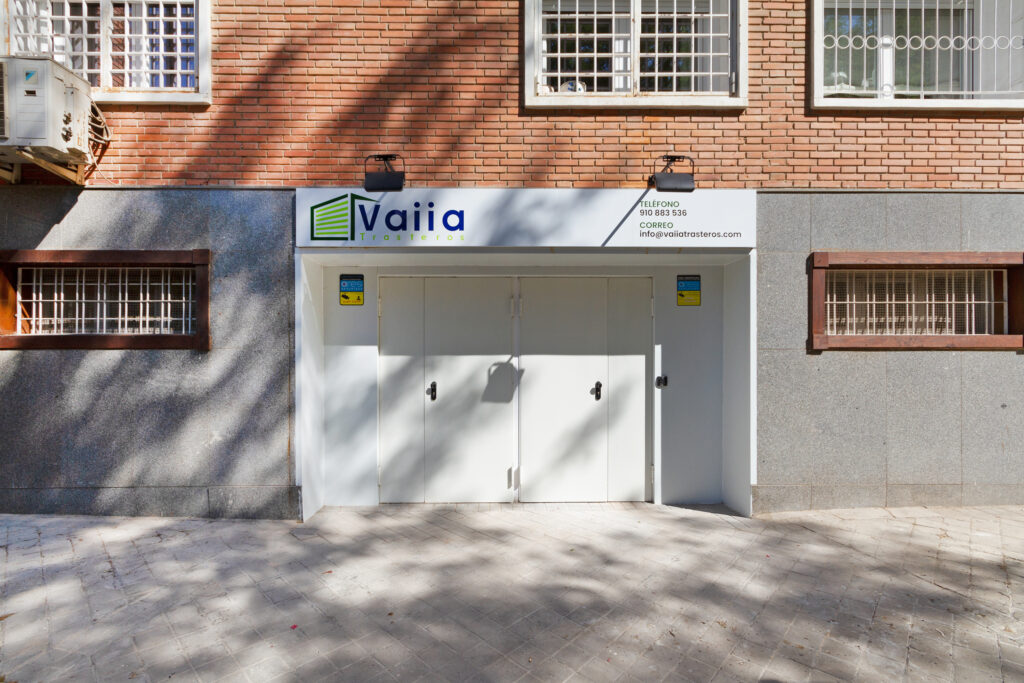 Fachada de Vaiia Trasteros en calle Berlín 5A, Madrid
